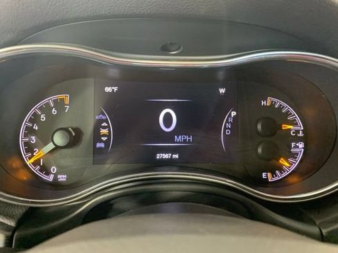 Used 2021 Jeep Grand Cherokee Laredo X AWD/4WD image 26