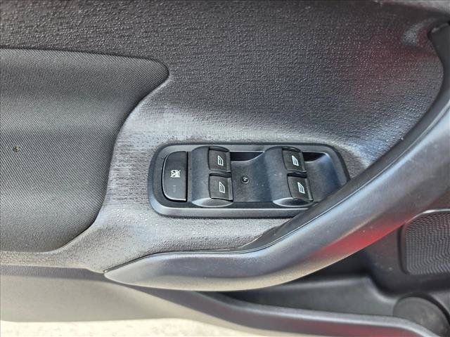 Used 2015 Ford Fiesta SE FWD image 23