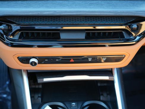 Used 2025 BMW 330i 330i Sedan RWD w/ M Sport Package image 21