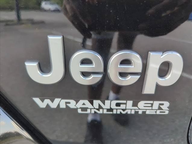 Used 2022 Jeep Wrangler Unlimited Sahara w/ Cold Weather Group AWD/4WD image 22