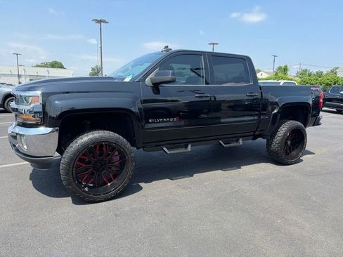 Used 2017 Chevrolet Silverado 1500 LT w/ All Star Edition AWD/4WD image 4