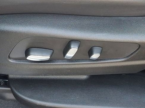 Used 2025 Cadillac XT5 Premium Luxury image 16