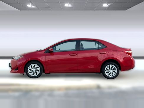 Used 2017 Toyota Corolla LE w/ Carpet Mat Package (TMS) FWD image 2