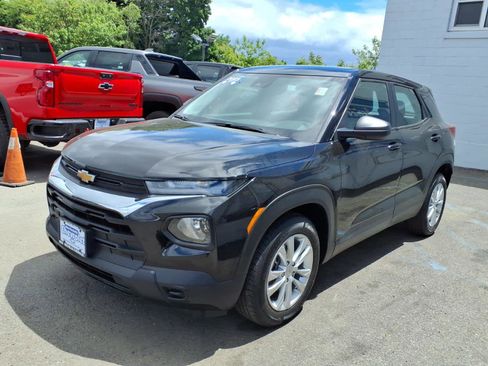 Used 2023 Chevrolet TrailBlazer LS FWD image 3