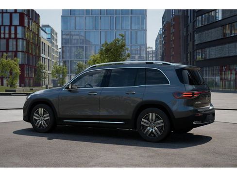 Used 2025 Mercedes-Benz EQB 250+ image 30