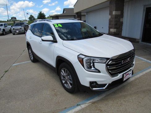 Used 2024 GMC Terrain SLT AWD/4WD image 3