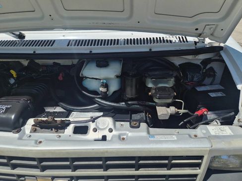Used 1995 Chevrolet G20 RWD image 28