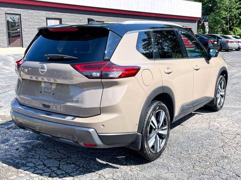 Used 2024 Nissan Rogue SL w/ SL Premium Package AWD/4WD image 6