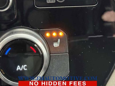 Used 2022 Toyota Highlander XLE image 45