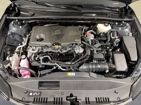 Certified 2025 Toyota Camry SE FWD image 9