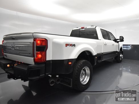 Used 2024 Ford F350 King Ranch w/ FX4 Off-Road Package AWD/4WD image 52