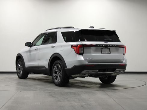 New 2026 Ford Explorer Active w/ Active Comfort Package image 6