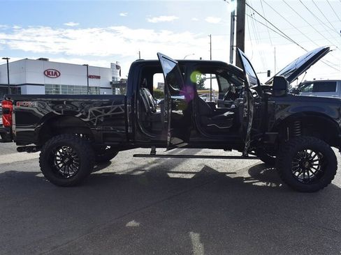Used 2025 Ford F250 Platinum AWD/4WD image 32