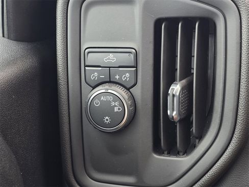 Used 2021 Chevrolet Silverado 1500 Custom image 23