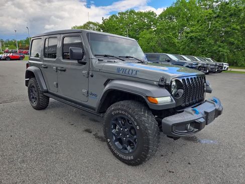 Used 2023 Jeep Wrangler Unlimited w/ Sun & Screen Package AWD/4WD image 2