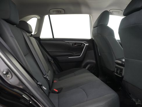 Used 2023 Toyota RAV4 LE FWD image 13