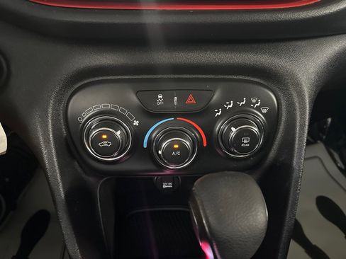 Used 2016 Dodge Dart SE w/ Convenience Group FWD image 16