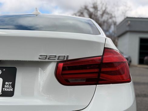 Used 2016 BMW 328i Sedan image 10