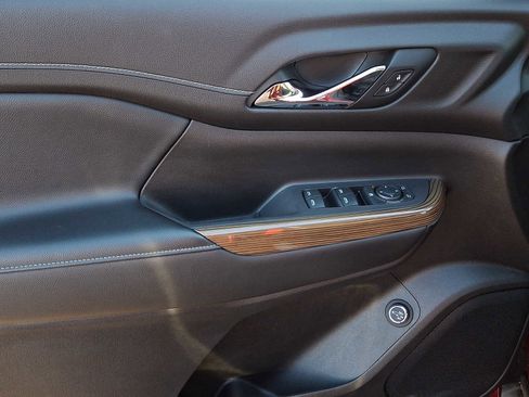 Used 2021 GMC Acadia SLE w/ Driver Convenience Package image 12