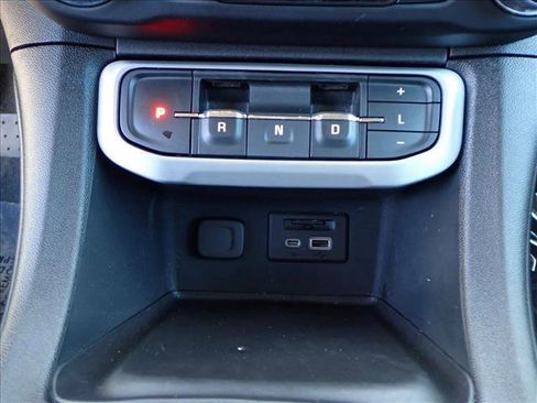 Used 2023 GMC Acadia SLT image 20