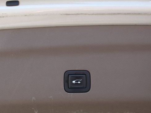 Used 2021 GMC Yukon XL Denali w/ Denali Premium Package image 7