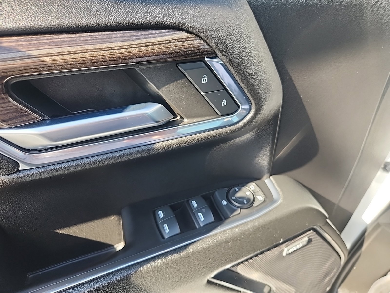 Used 2024 Chevrolet Silverado 1500 LT Trail Boss w/ LT Trail Boss Premium Package AWD/4WD image 36