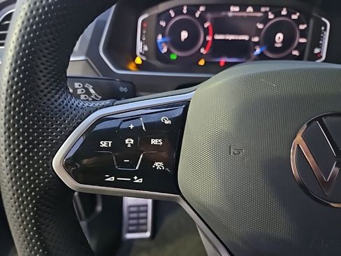 Used 2024 Volkswagen Tiguan SEL R-Line image 19