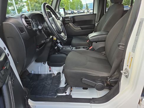 Used 2016 Jeep Wrangler Unlimited Sport w/ Quick Order Package 24S AWD/4WD image 19