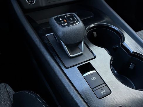 Used 2021 Nissan Rogue SV image 17