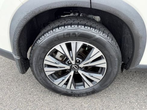 Used 2023 Nissan Rogue SV AWD/4WD image 15
