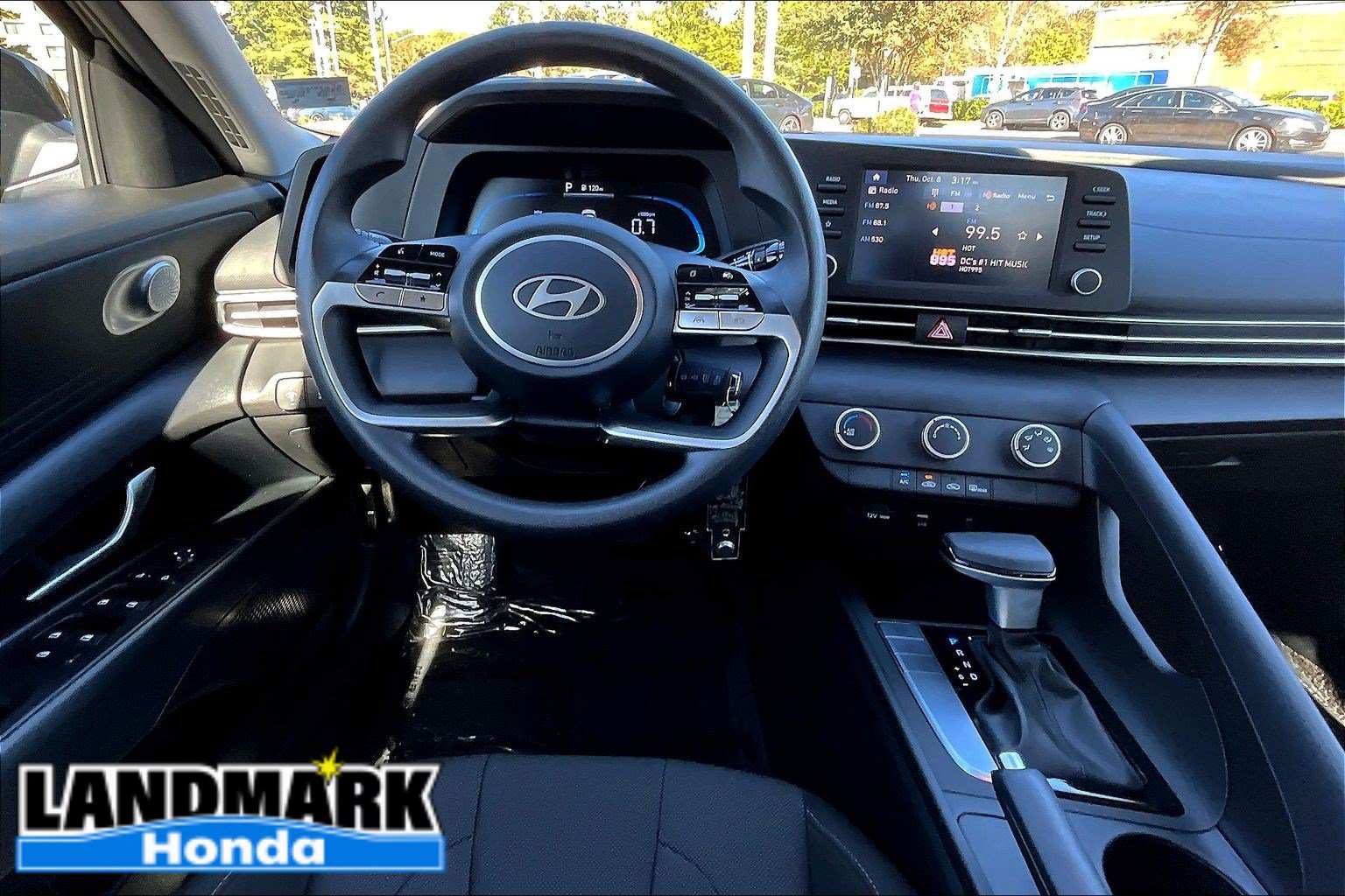 Used 2026 Hyundai Elantra SE FWD image 5