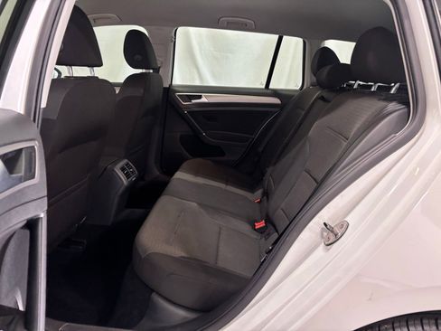 Used 2016 Volkswagen Golf S image 13