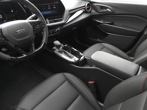 Used 2026 Chevrolet Trax RS w/ Driver Confidence Package image 35