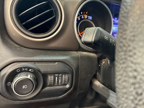 Used 2018 Jeep Wrangler Sport AWD/4WD image 20
