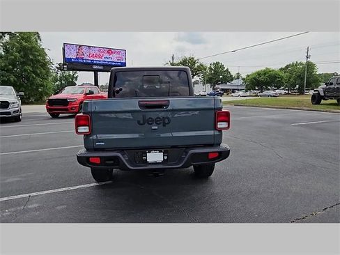 New 2025 Jeep Gladiator Sport image 31