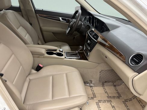 Used 2014 Mercedes-Benz C 300 4MATIC Sedan image 25