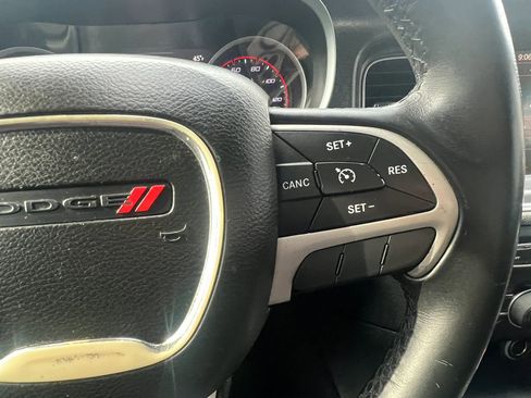 Used 2016 Dodge Charger SXT image 15