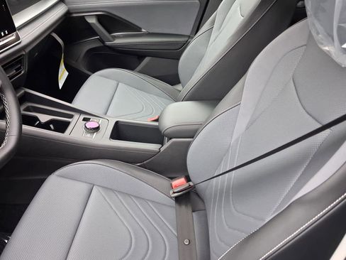 New 2026 Volkswagen Tiguan SE R-Line AWD/4WD image 14