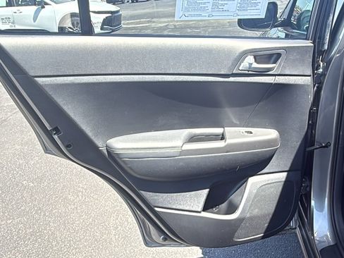 Used 2018 Kia Sportage LX FWD image 19