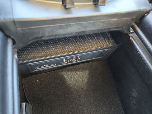 Used 2018 Mercedes-Benz C 300 Sedan image 31