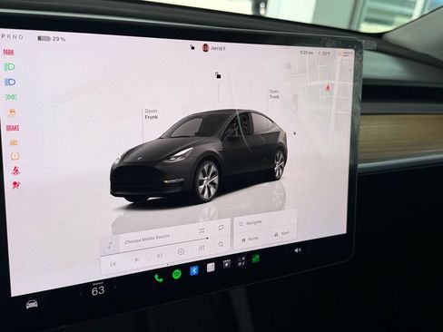 Used 2023 Tesla Model Y 2WD image 17