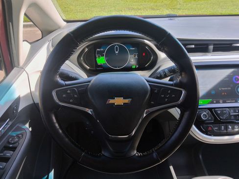 Used 2017 Chevrolet Bolt LT FWD image 9