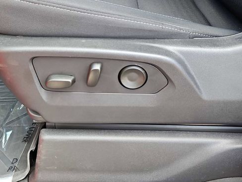 Used 2024 Chevrolet Silverado 1500 Custom image 18