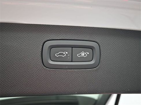 Used 2024 Volvo XC90 B6 Plus w/ Protection Package Premier image 32