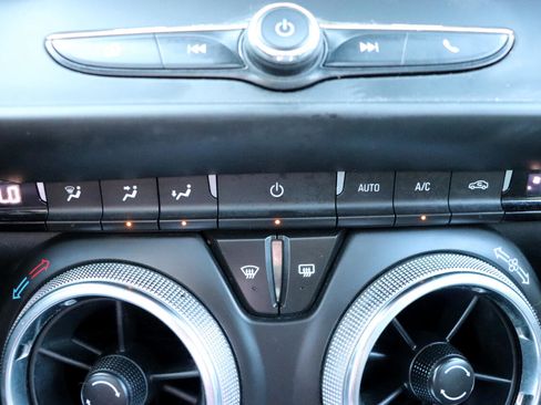 Used 2018 Chevrolet Camaro LT w/ RS Package image 33