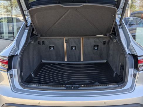 Certified 2025 Porsche Macan image 23