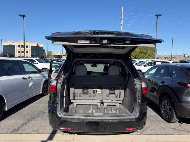 Used 2020 Toyota Sienna XLE FWD image 16