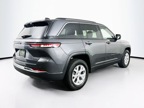 Used 2023 Jeep Grand Cherokee Limited w/ Luxury Tech Group II image 9