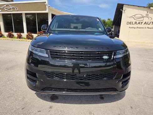 Used 2025 Land Rover Range Rover Sport SE AWD/4WD image 2