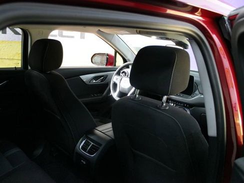 Used 2025 Chevrolet Blazer LT AWD/4WD image 10